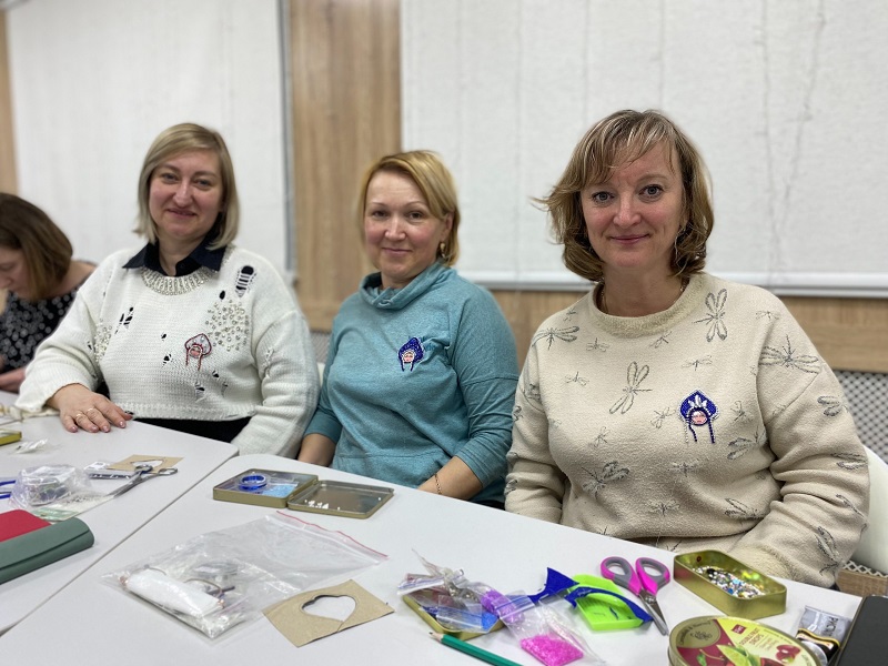 Мастер-класс по изготовлению броши своими руками &laquo;Русская краса&raquo; в рамках клуба &laquo;Ожерелье&raquo;.