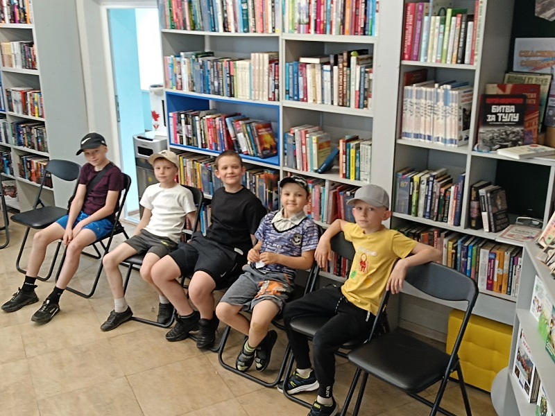 Волшебный день в библиотеке: игры, книги и улыбки!