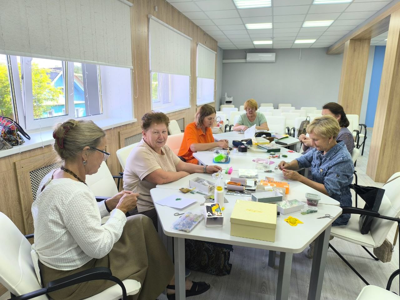 Брошь "Фрукт".