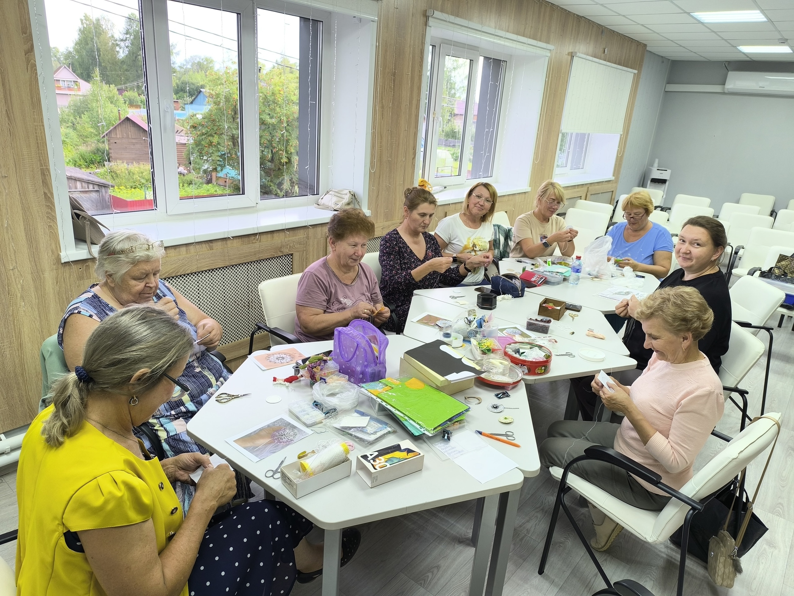 Брошь "Одуванчик".