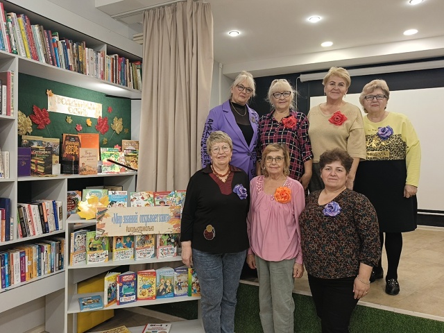 Мастер-класс &laquo;Изготовление розы из ткани&raquo;.