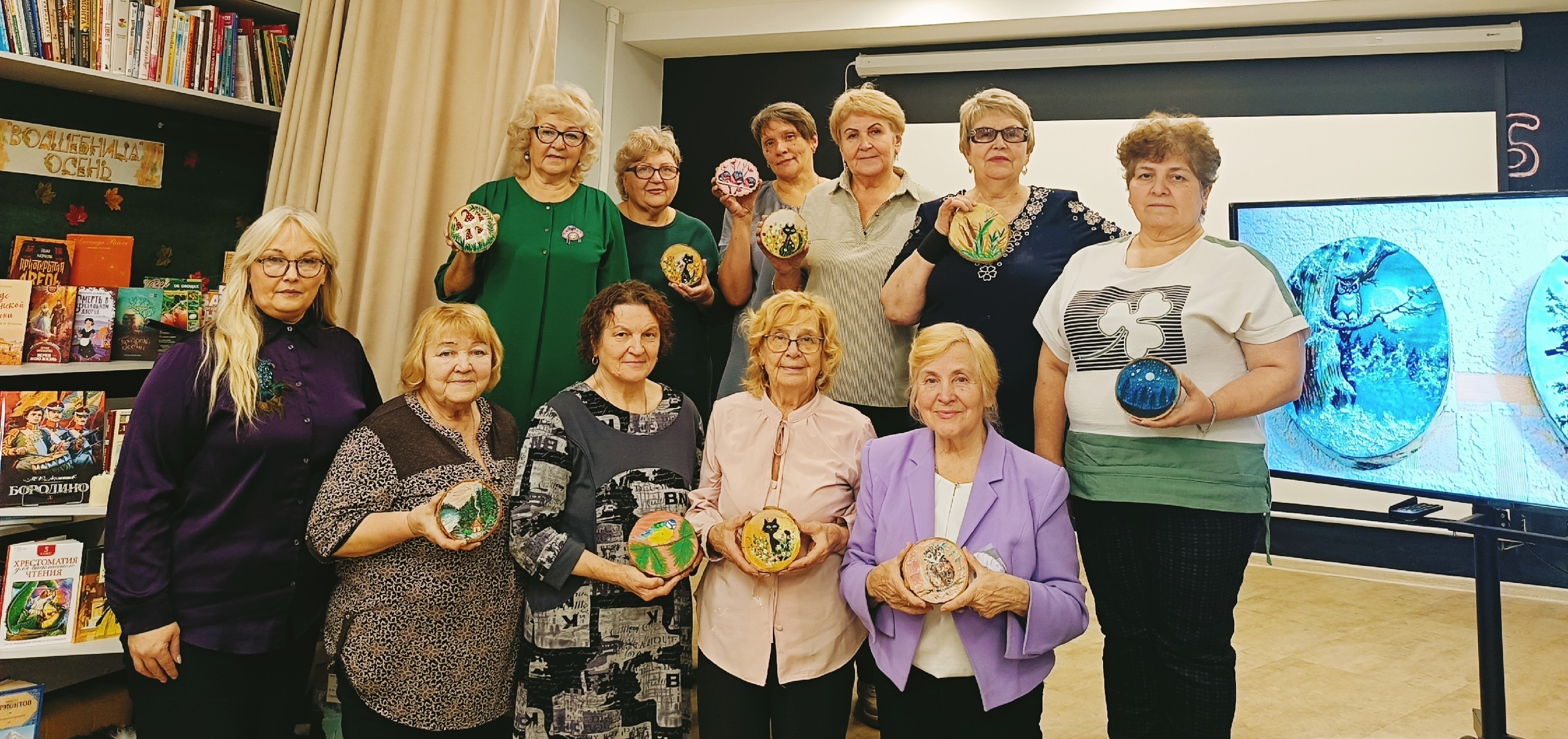 Мастер-класс по росписи спилов дерева &laquo;Магия леса&raquo; в клубе "Василисы".