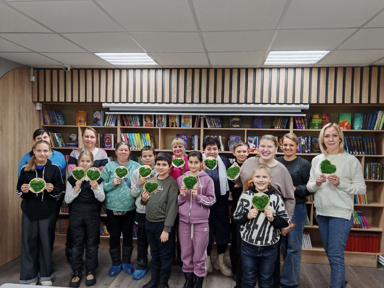 Тепло маминых рук: День матери в каждом сердце.