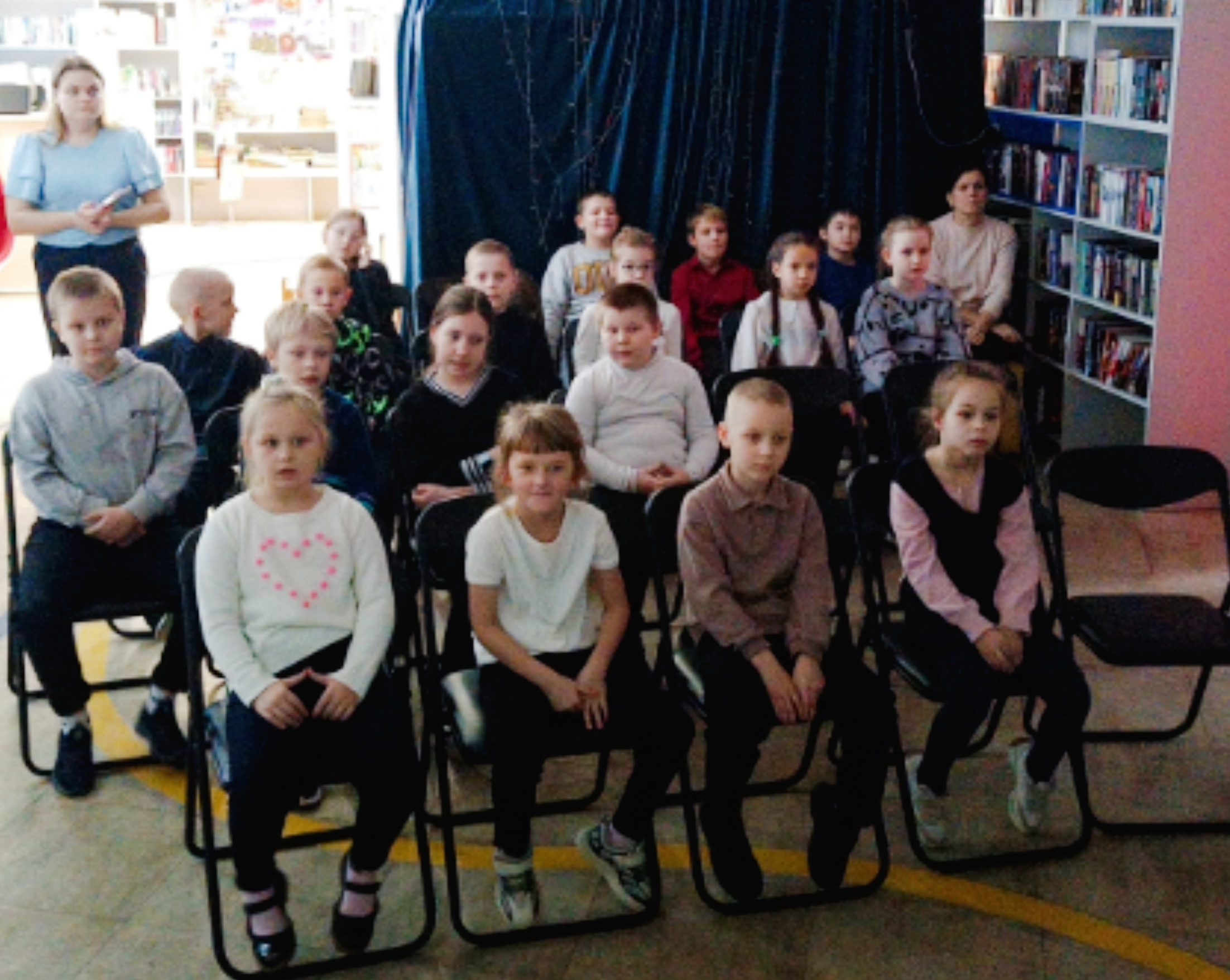 Урок мужества «День Неизвестного Солдата» в библиотеке.