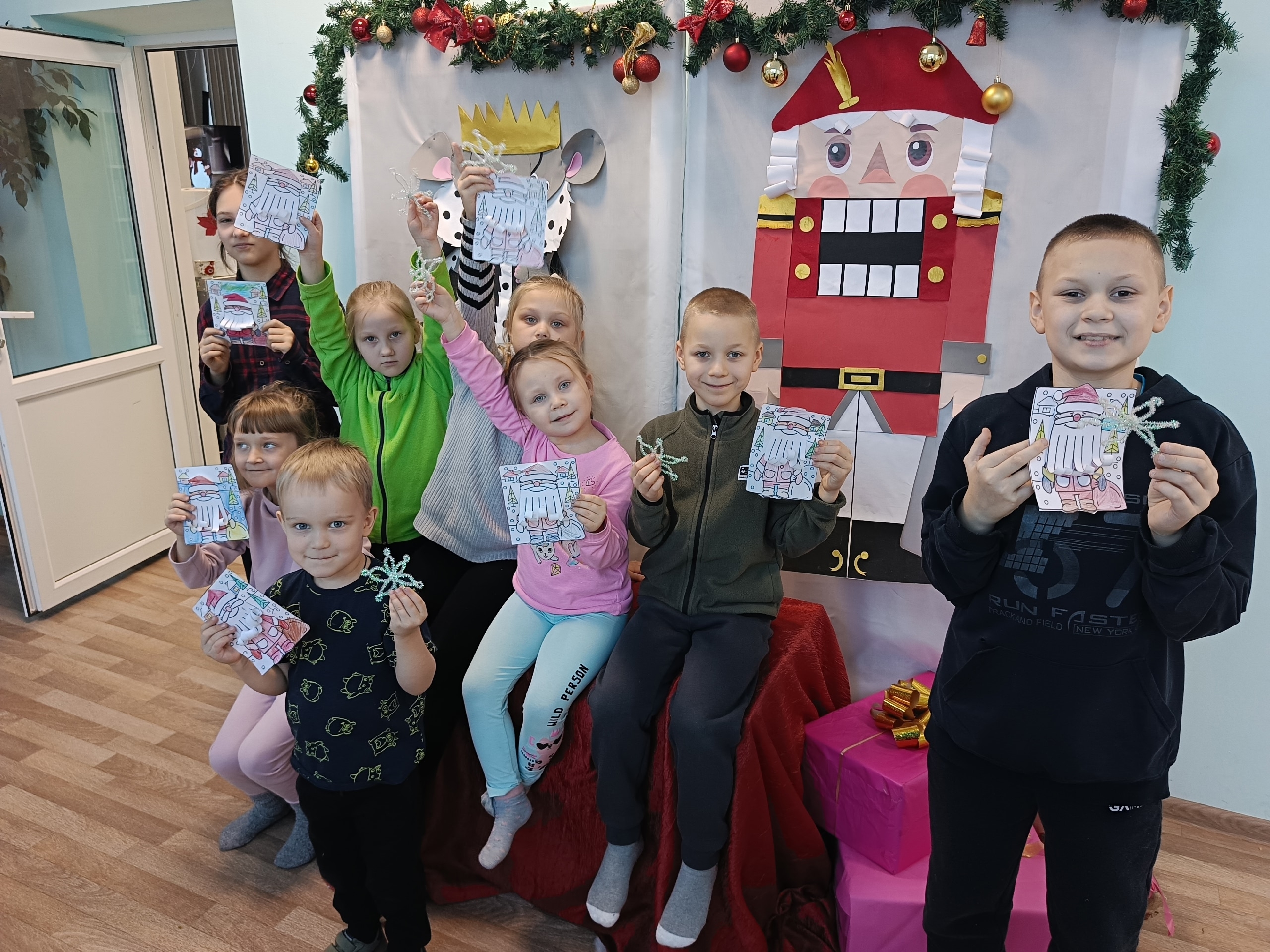 Творческая лаборатория Деда Мороза "Новогодние чудеса с библиотекой".