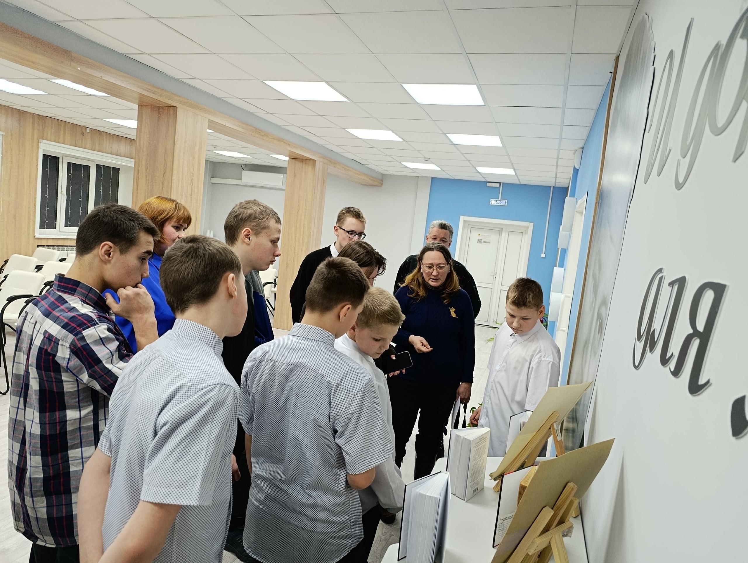 Литературно-музыкальная гостиная «Великий подвиг Ленинграда».