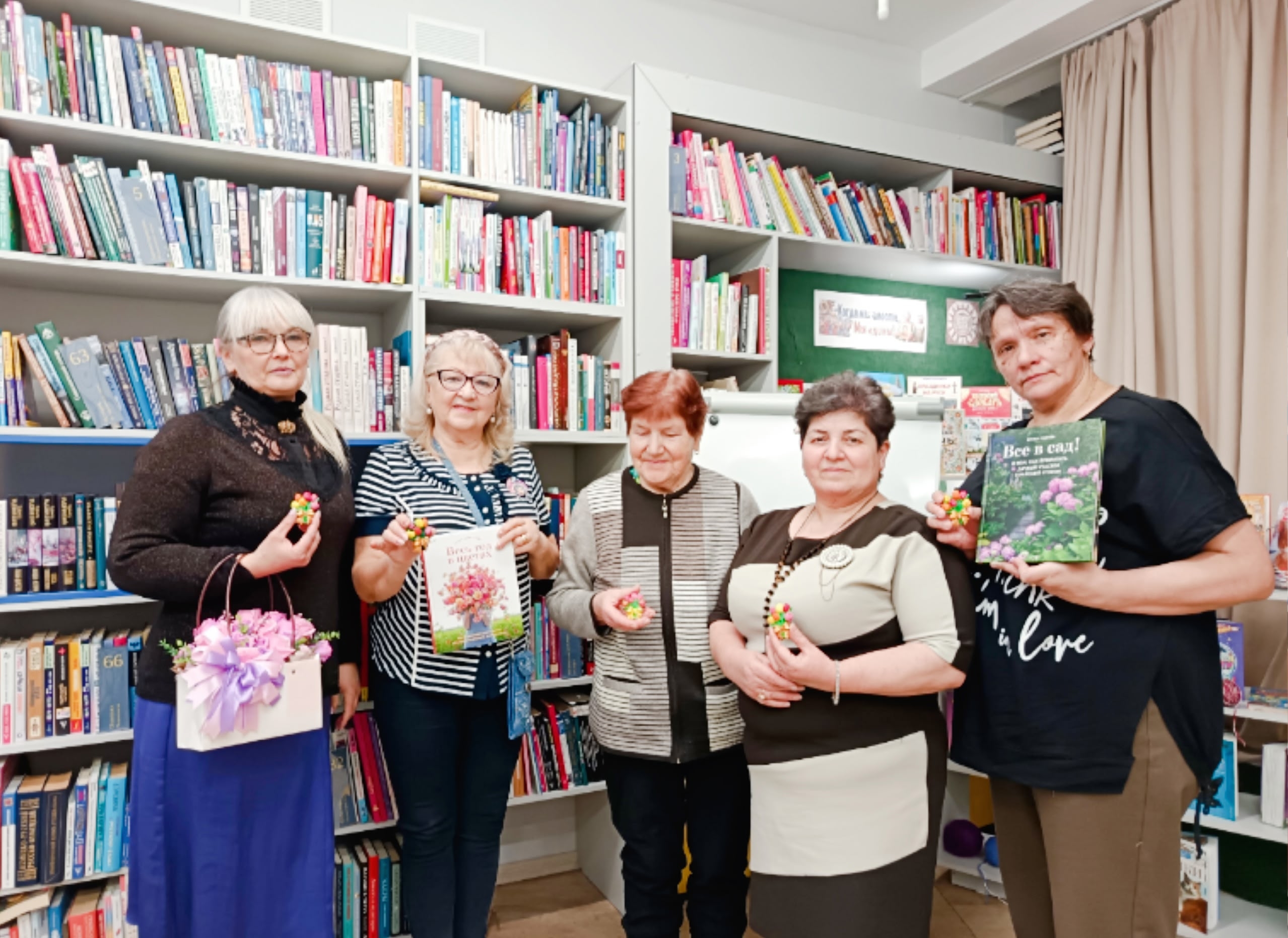 Мастер-класс по изготовлению гипсового магнита &laquo;Весенний букет&raquo; и росписи по гипсу.