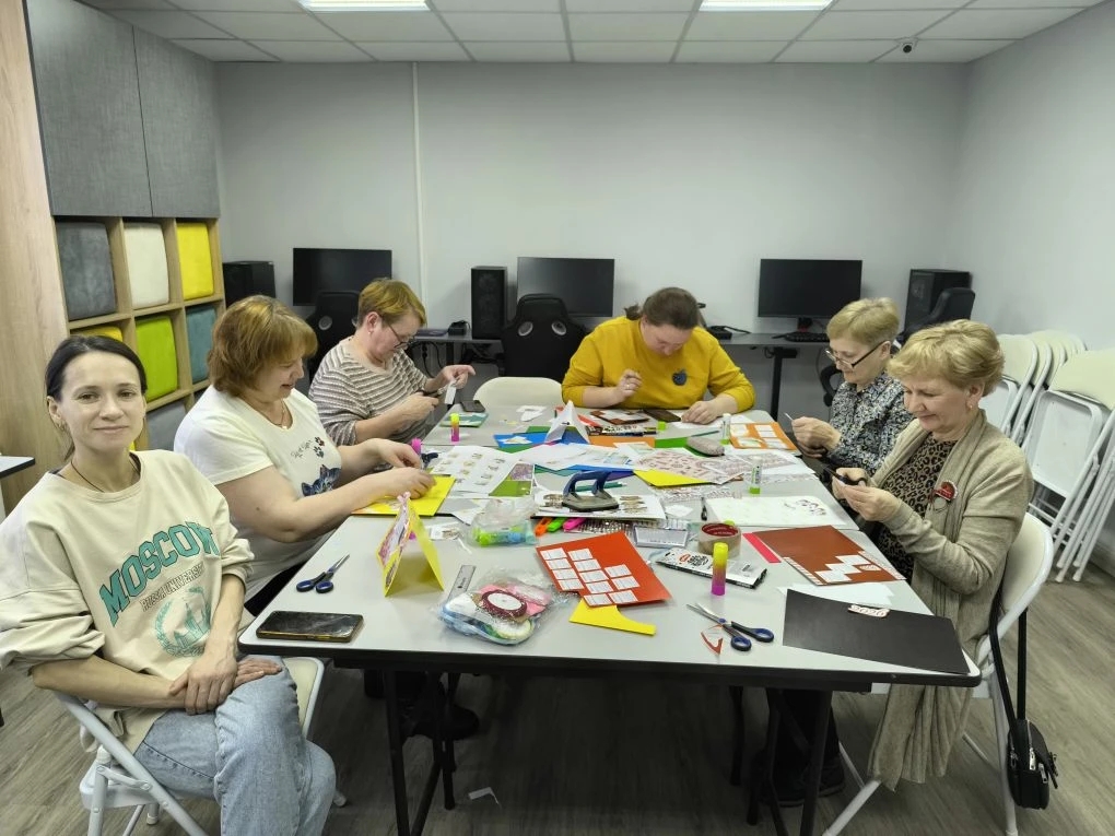 Мастер-класс по созданию календаря на 2026 год в стиле скрапбукинга.