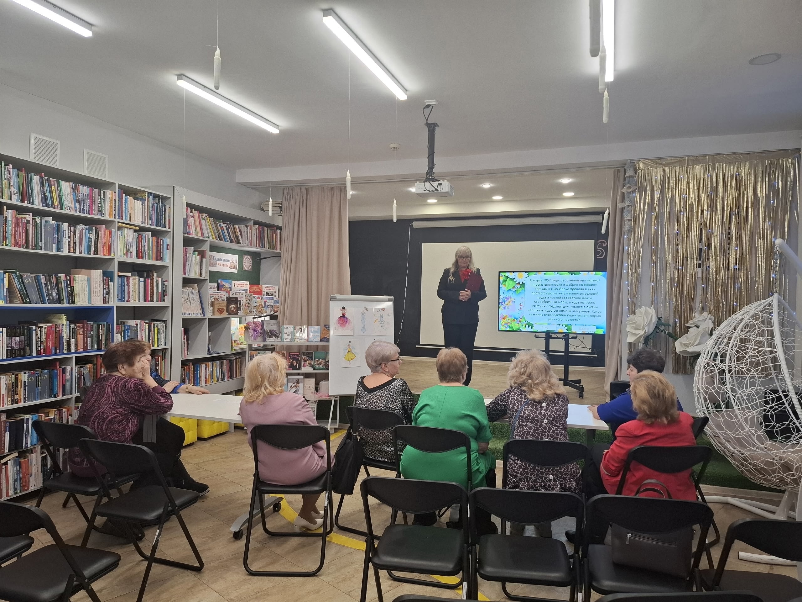 Праздничная программа &laquo;Как много девушек хороших&raquo; для участниц женского клуба &laquo;Василисы&raquo;.