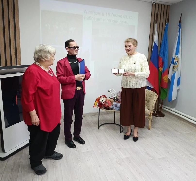 Новый сборник стихов «Свеча на ветру».